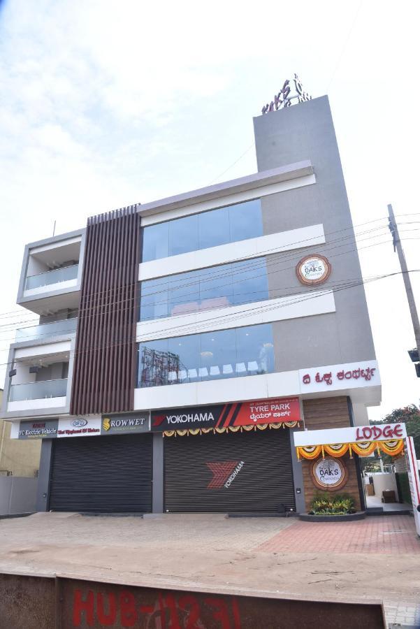 The Oaks Comforts Hubballi Exteriör bild