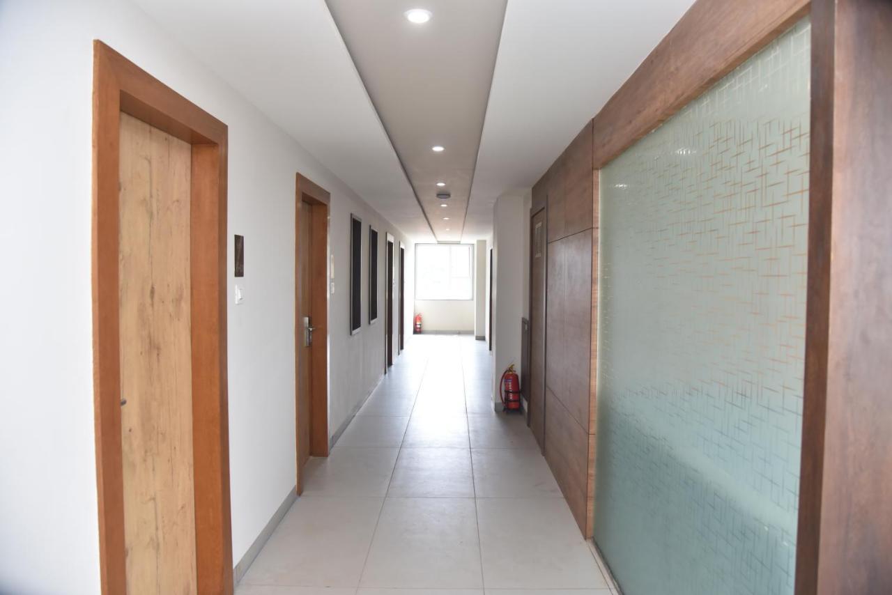 The Oaks Comforts Hubballi Exteriör bild