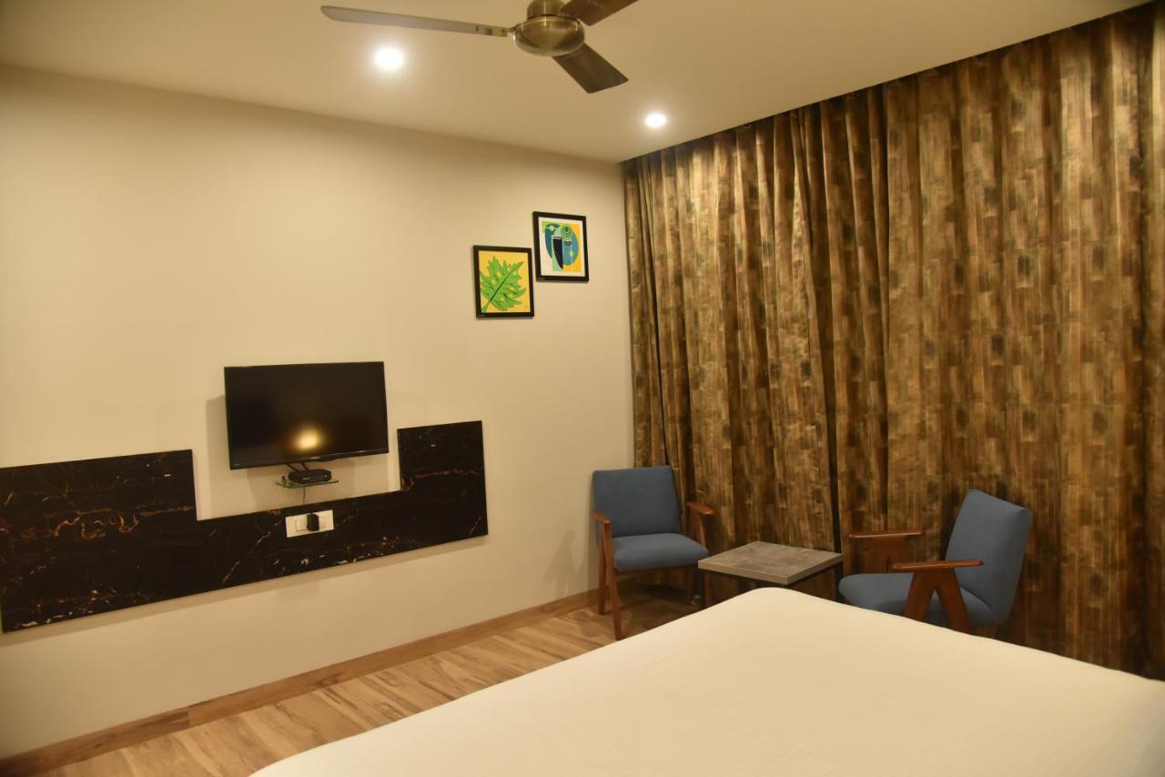 The Oaks Comforts Hubballi Exteriör bild